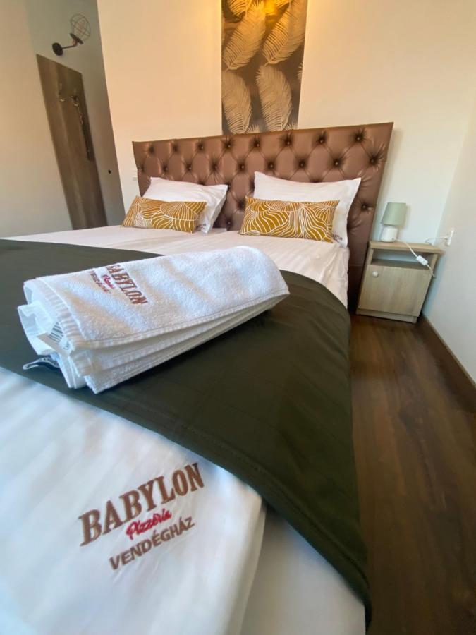 Babylon Pizzeria Vendeghaz Hotel Мисколк Екстериор снимка